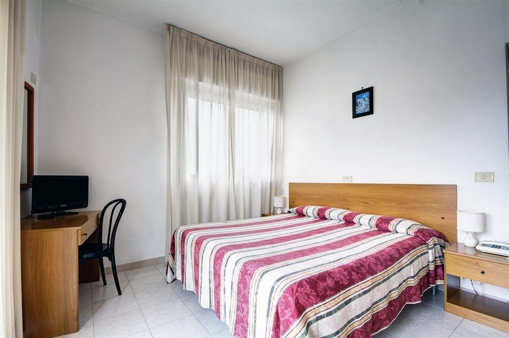 Hotel Virginia Diano Marina Dış mekan fotoğraf