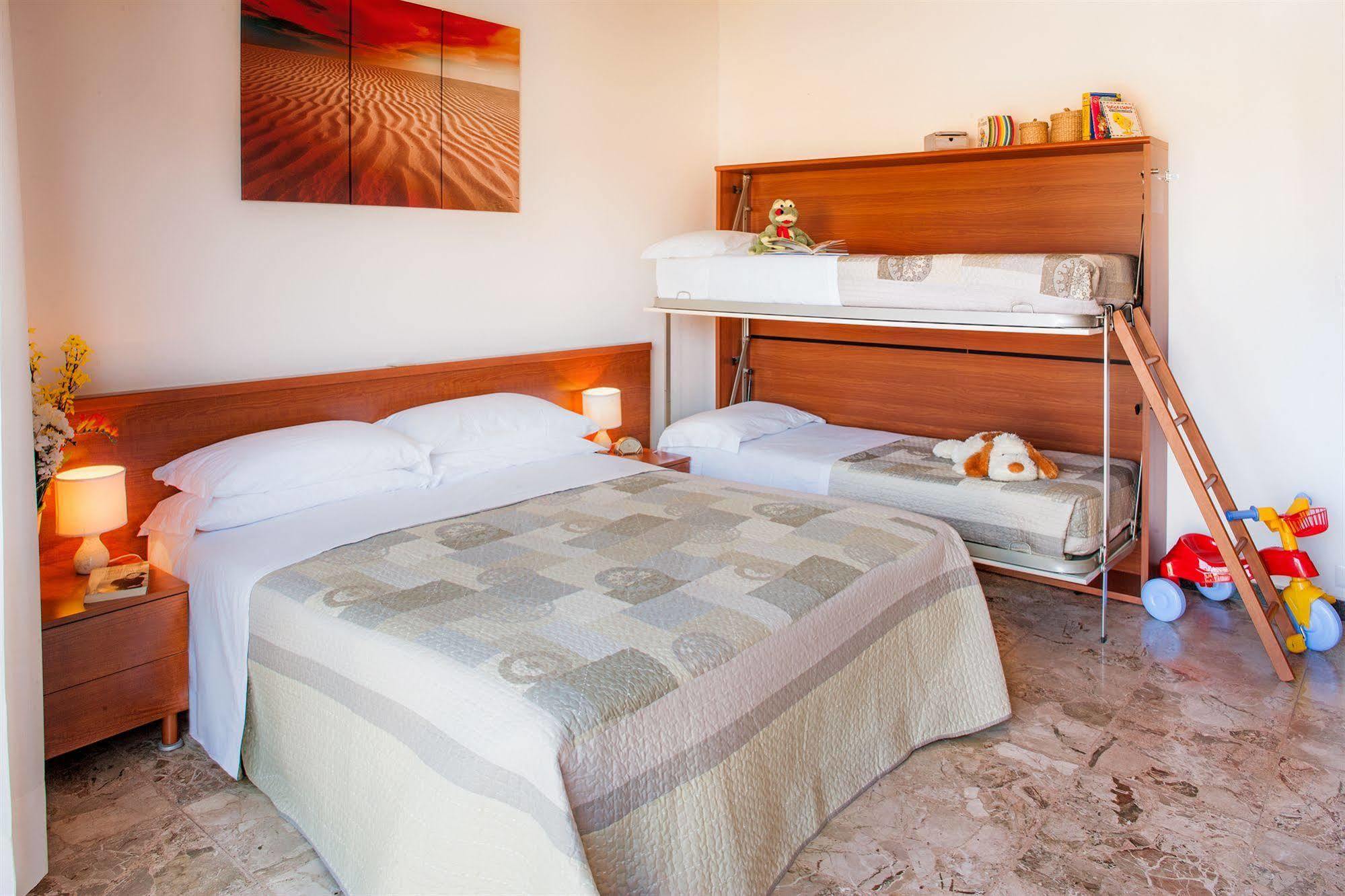 Hotel Virginia Diano Marina Dış mekan fotoğraf