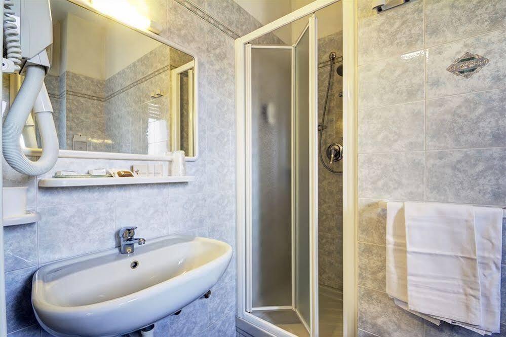 Hotel Virginia Diano Marina Dış mekan fotoğraf
