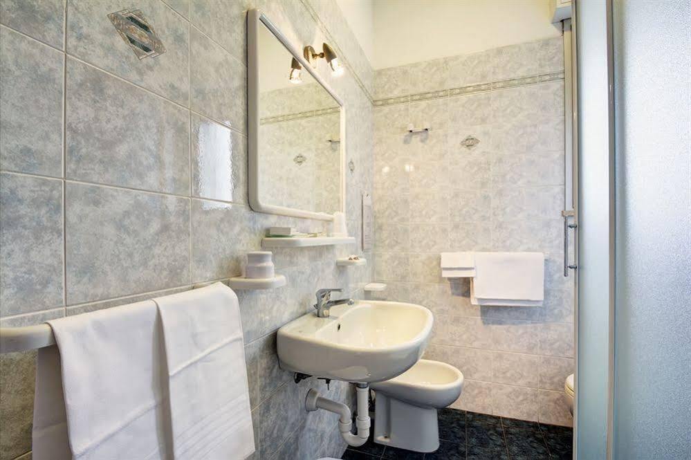 Hotel Virginia Diano Marina Dış mekan fotoğraf