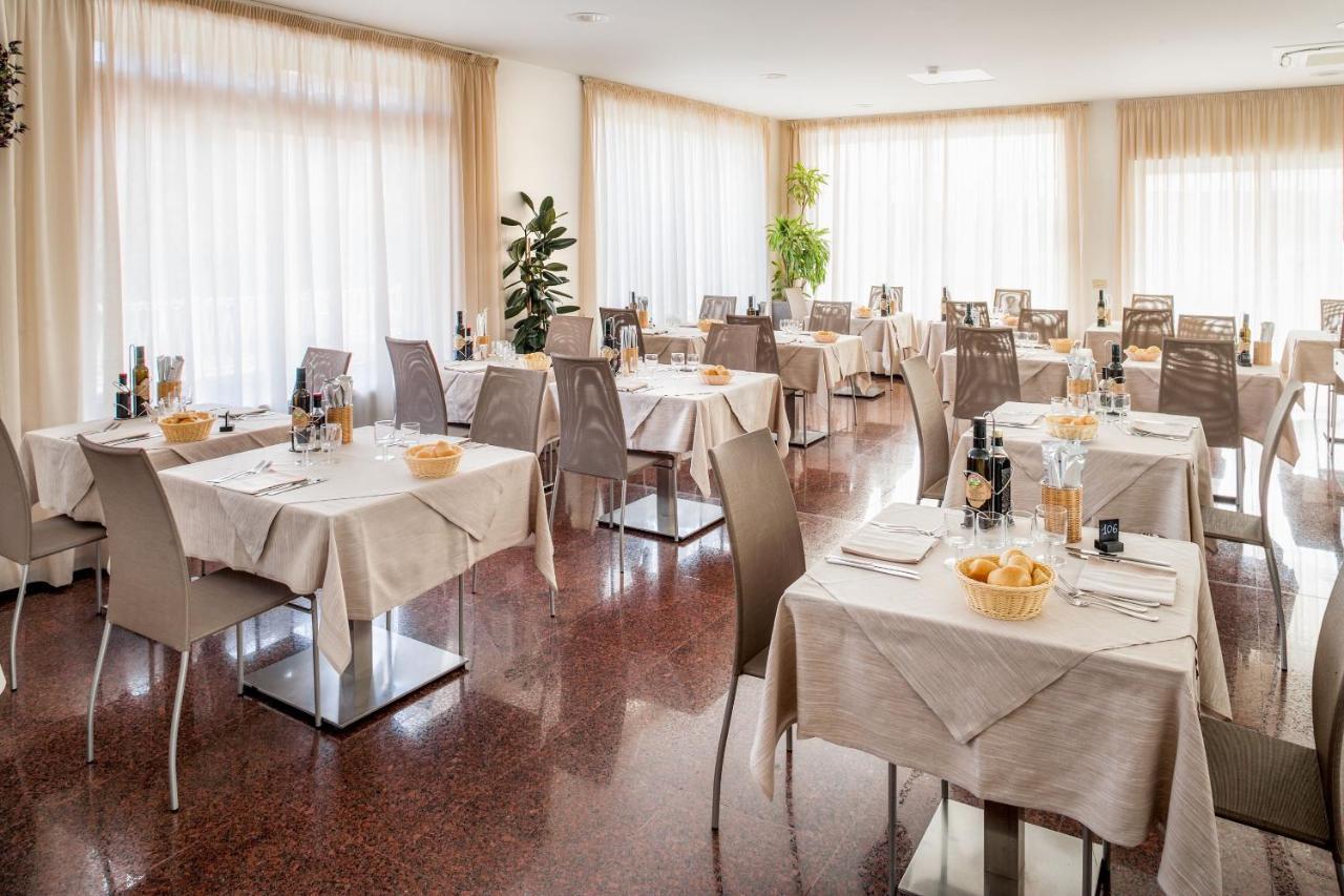 Hotel Virginia Diano Marina Dış mekan fotoğraf